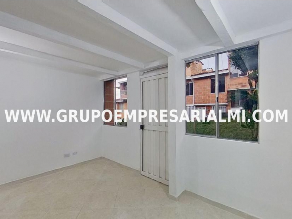 AGRADABLE APARTAMENTO EN VENTA - SECTOR SAN ANTONIO COD: 30957