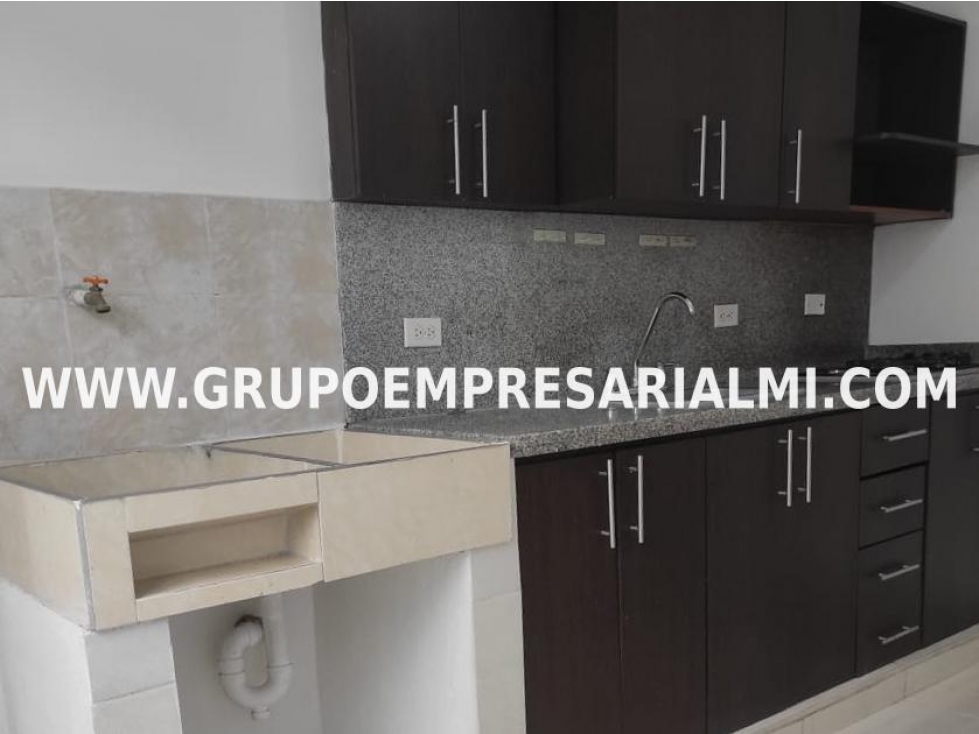 AGRADABLE APARTAMENTO EN VENTA - SECTOR VILLA HERMOSA COD: 32504 — foto 2