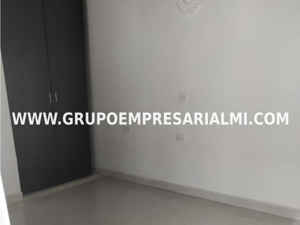 AGRADABLE APARTAMENTO EN VENTA - SECTOR VILLA HERMOSA COD: 32504 — foto 6