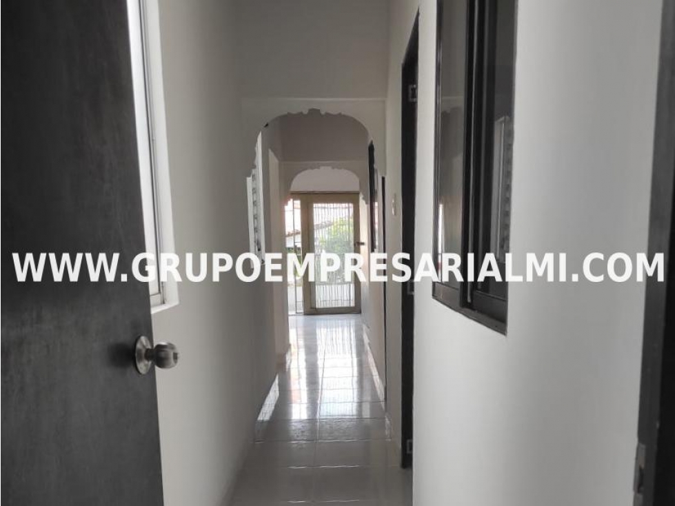 AGRADABLE APARTAMENTO EN VENTA - SECTOR VILLA HERMOSA COD: 32504 — foto 3