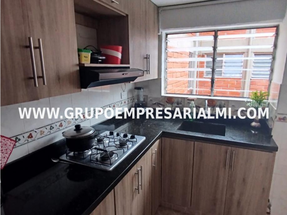 AGRADABLE APARTAMENTO EN VENTA - SECTOR LA MILAGROSA COD: 32724 — foto 4