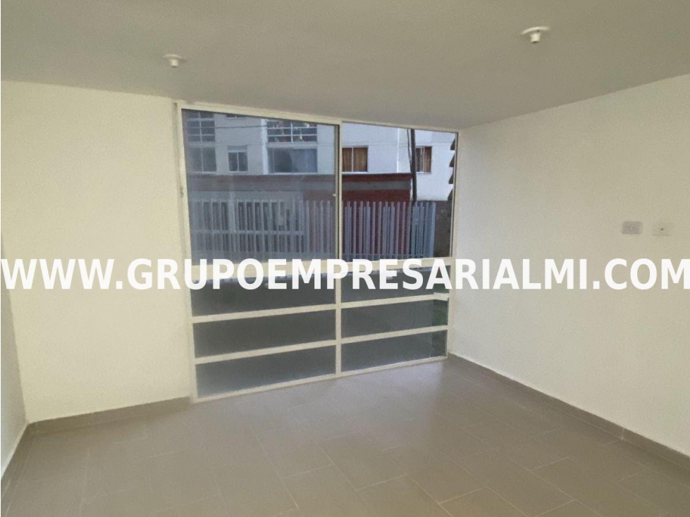 AGRADABLE APARTAMENTO EN VENTA - SECTOR MARÍA AUXILIADORA COD: 32811