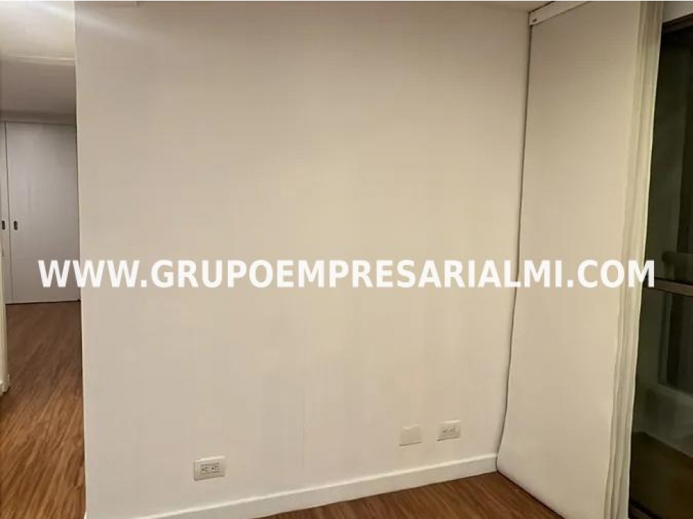 AGRADABLE APARTAMENTO EN VENTA - SECTOR LOMA LOS BERNAL COD: 32812 — foto 6