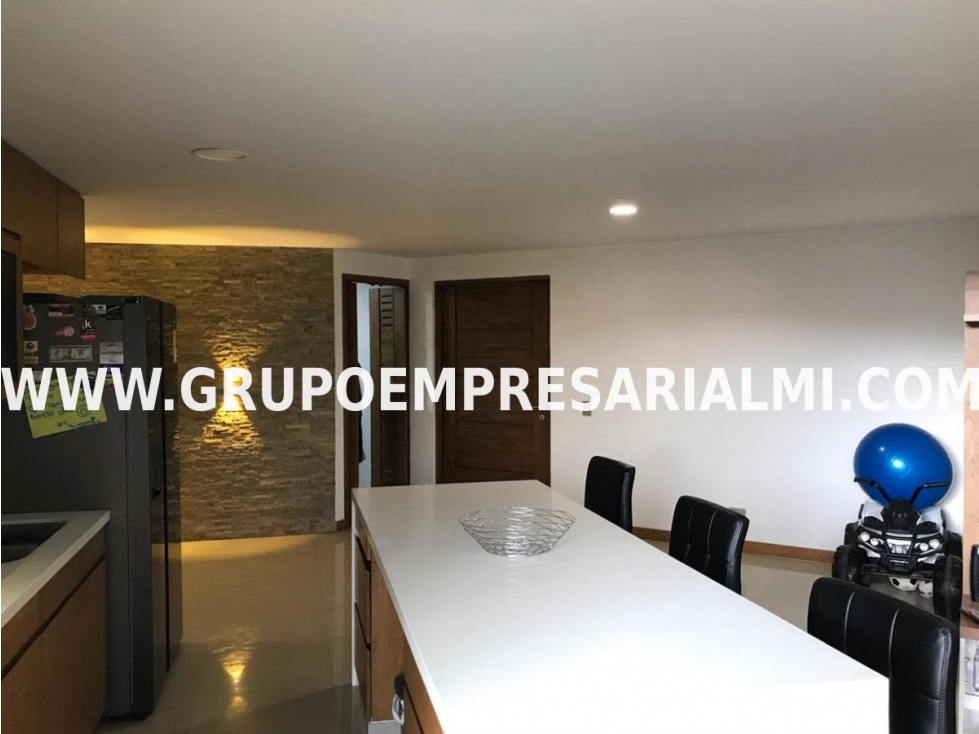 AGRADABLE APARTAMENTO EN VENTA - SECTOR LAS LOMITAS COD: 32996
