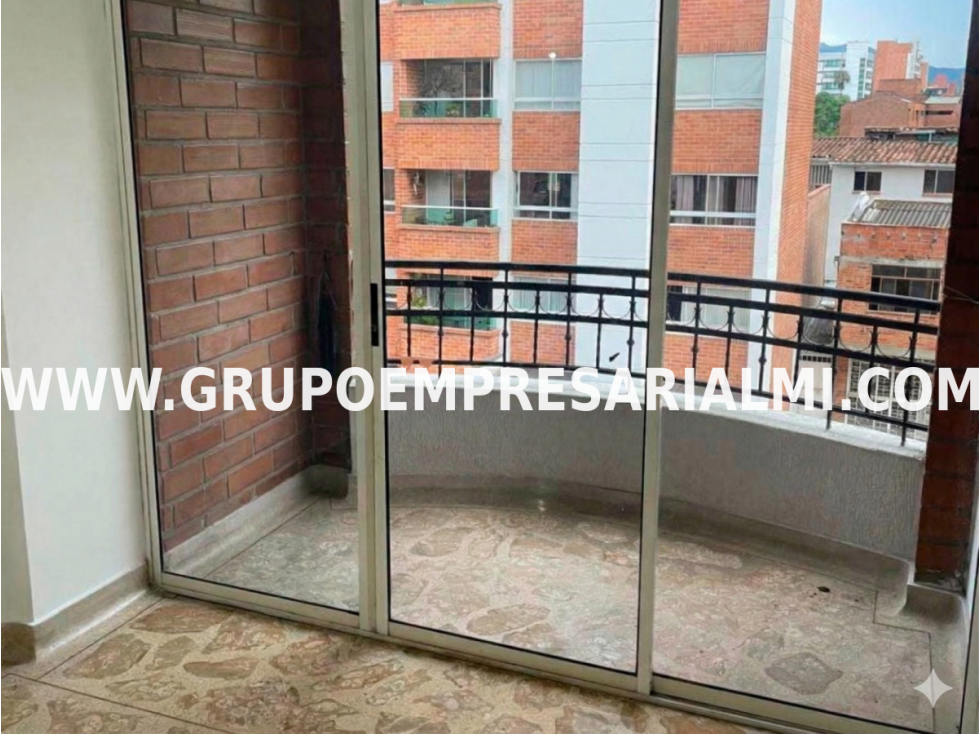 AGRADABLE APARTAMENTO EN VENTA - SECTOR LAURELES COD: 33617 — foto 3