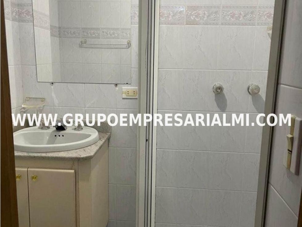 AGRADABLE APARTAMENTO EN VENTA - SECTOR LAURELES COD: 33617 — foto 6