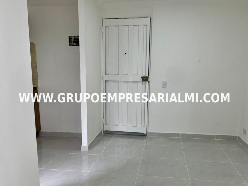 AGRADABLE APARTAMENTO EN VENTA - SECTOR LA AURORA COD: 33687