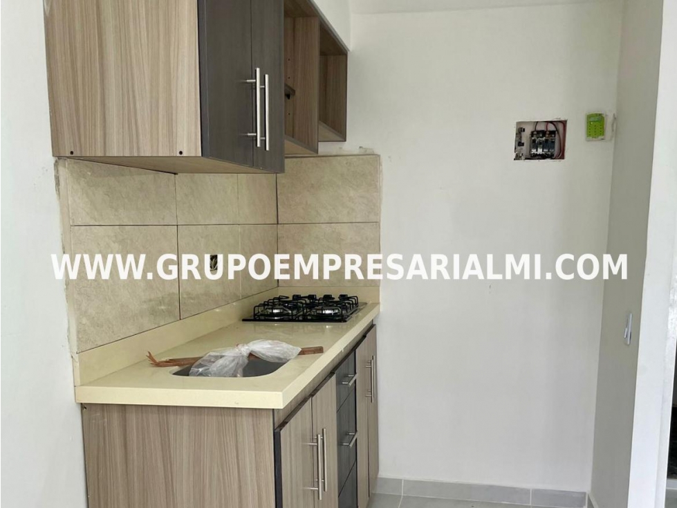 AGRADABLE APARTAMENTO EN VENTA - SECTOR LA AURORA COD: 33687 — foto 3