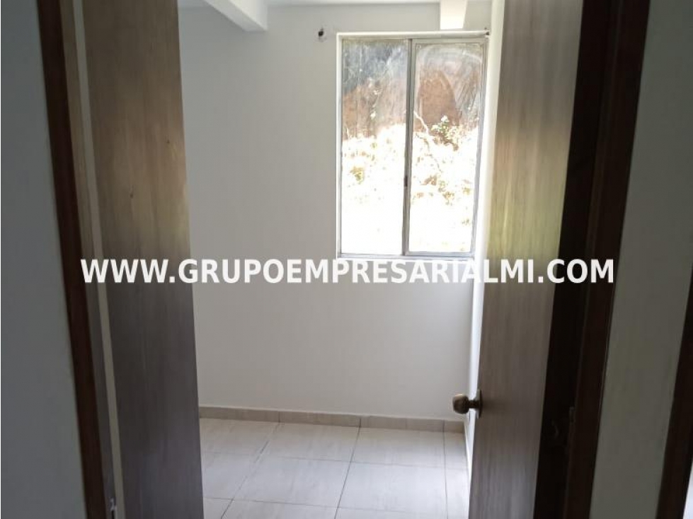 AGRADABLE APARTAMENTO EN VENTA - SECTOR LA AURORA COD: 33716 — foto 5