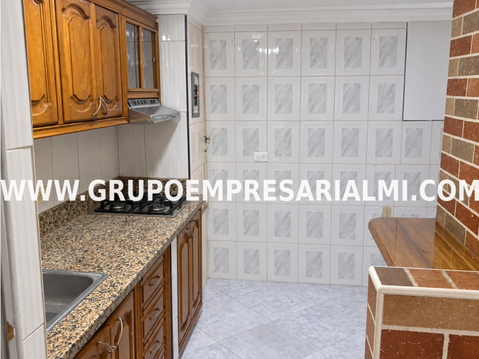 AGRADABLE APARTAMENTO EN VENTA - SECTOR PRADO CENTRO COD: 34085 — foto 2