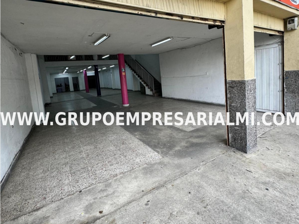 AGRADABLE BODEGA EN ARRIENDO - SECTOR OBRERO COD: 30690 - 3