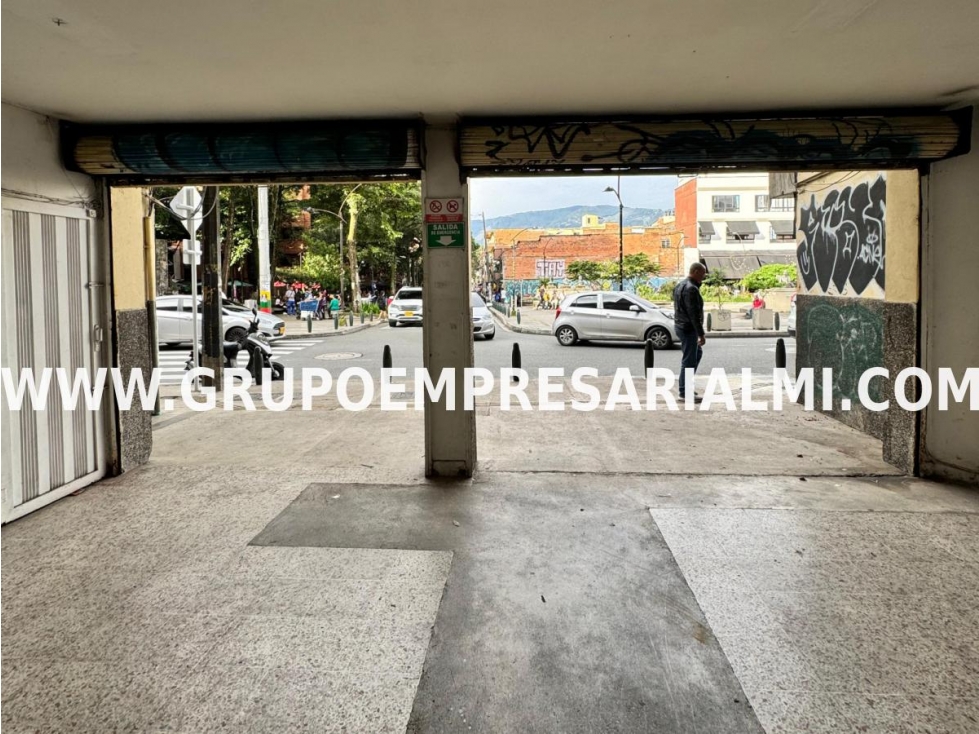 AGRADABLE BODEGA EN ARRIENDO - SECTOR OBRERO COD: 30690 - 5