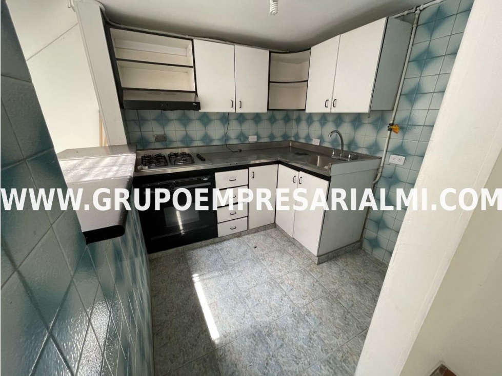 AGRADABLE CASA BIFAMILIAR EN ARRIENDO - SECTOR LA AMÉRICA COD: 31640 — foto 3