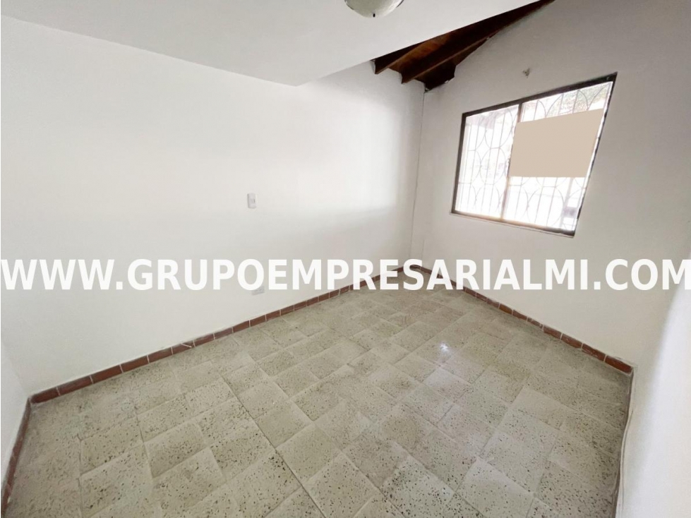 AGRADABLE CASA BIFAMILIAR EN ARRIENDO - SECTOR LA AMÉRICA COD: 31640 — foto 5