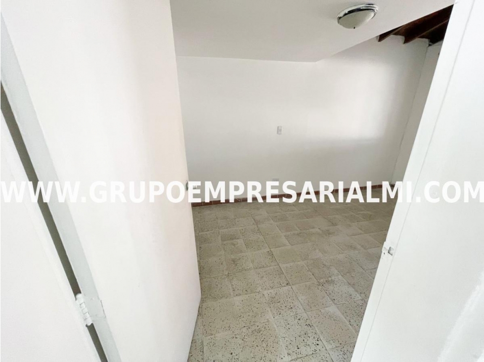 AGRADABLE CASA BIFAMILIAR EN ARRIENDO - SECTOR LA AMÉRICA COD: 31640 — foto 6