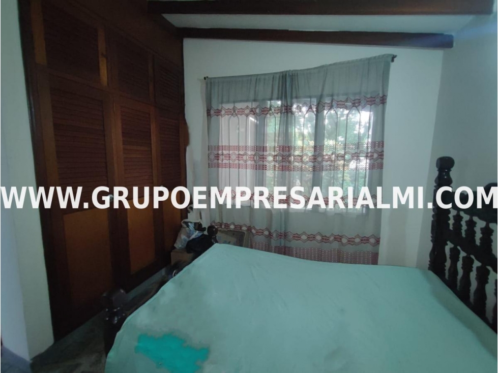 AGRADABLE CASA BIFAMILIAR EN VENTA - SECTOR LA PALMA, BELÉN COD: 33075 — foto 3