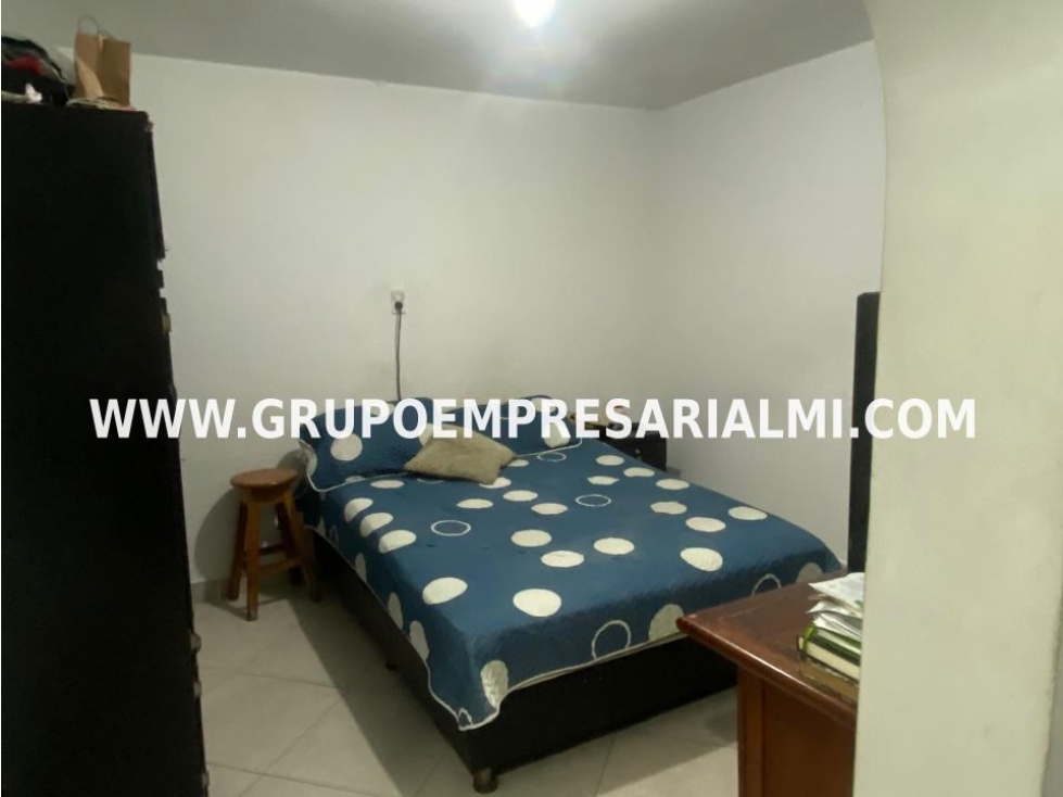 AGRADABLE CASA BIFAMILIAR EN VENTA - SECTOR CASTILLA COD: 33680 — foto 5