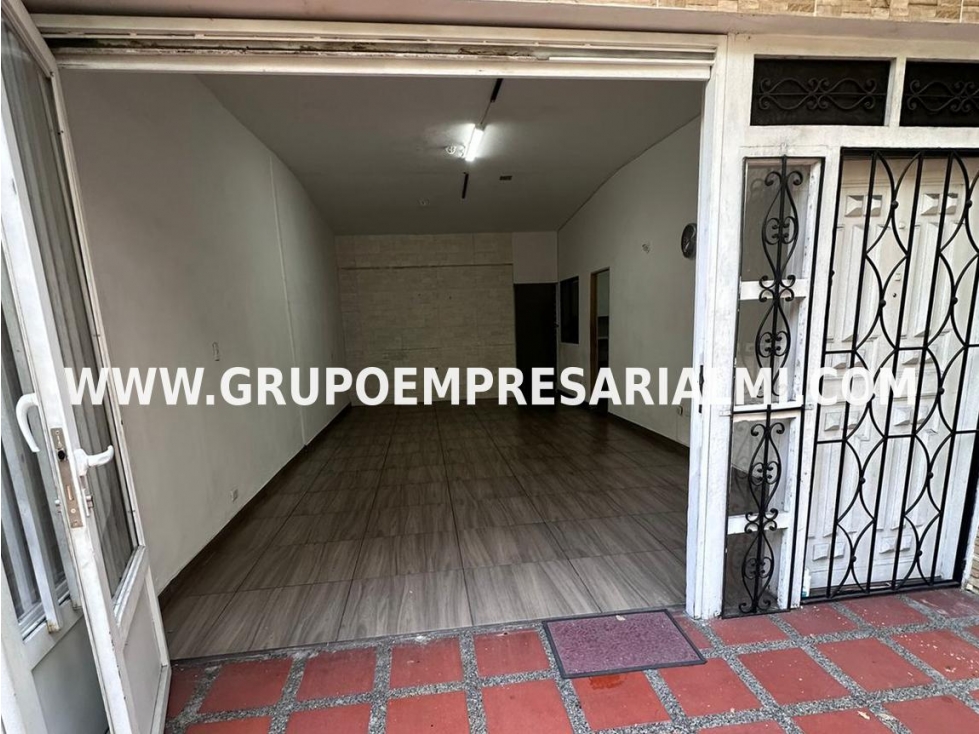 AGRADABLE CASA COMERCIAL EN ARRIENDO - SECTOR SANTA LUCIA COD: 32260