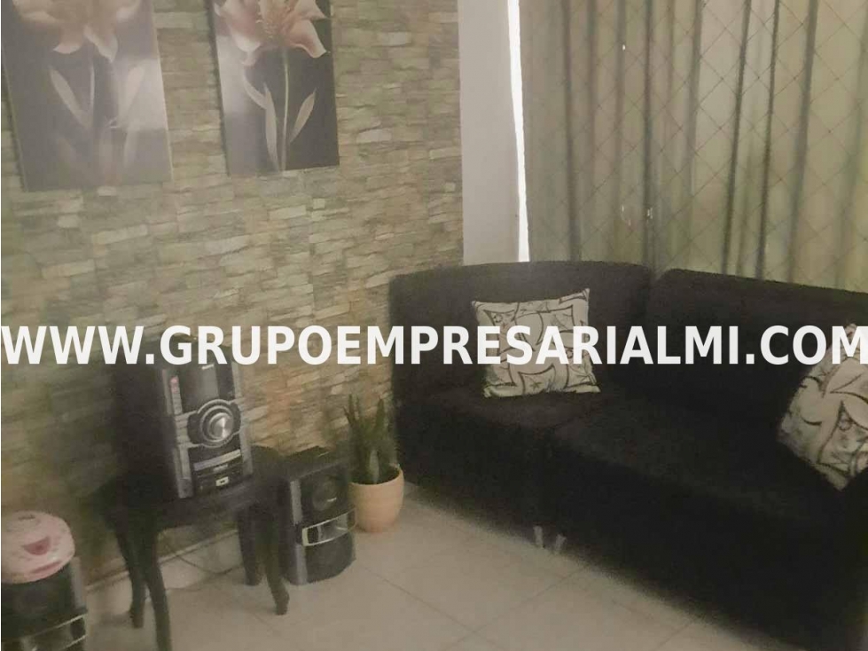 AGRADABLE CASA EN VENTA - SECTOR LA PAZ COD: 33178