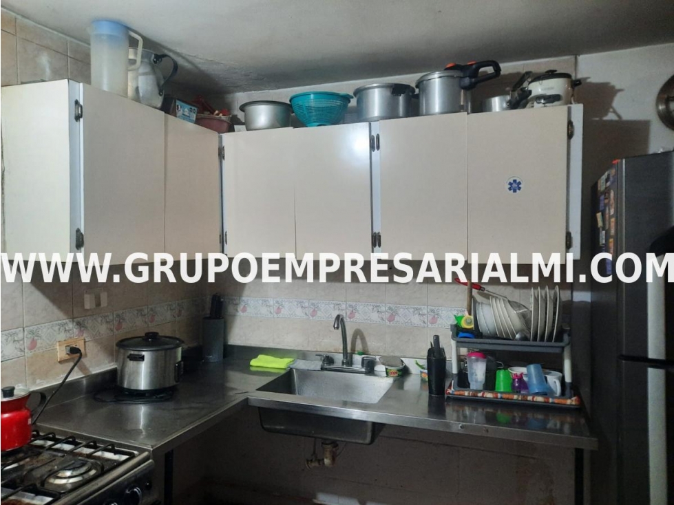 AGRADABLE CASA EN VENTA - SECTOR LA PAZ COD: 33178 — foto 3