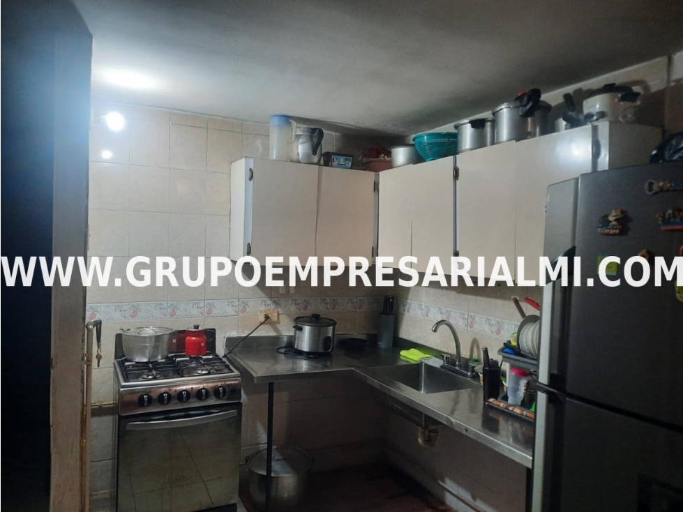 AGRADABLE CASA EN VENTA - SECTOR LA PAZ COD: 33178 — foto 4