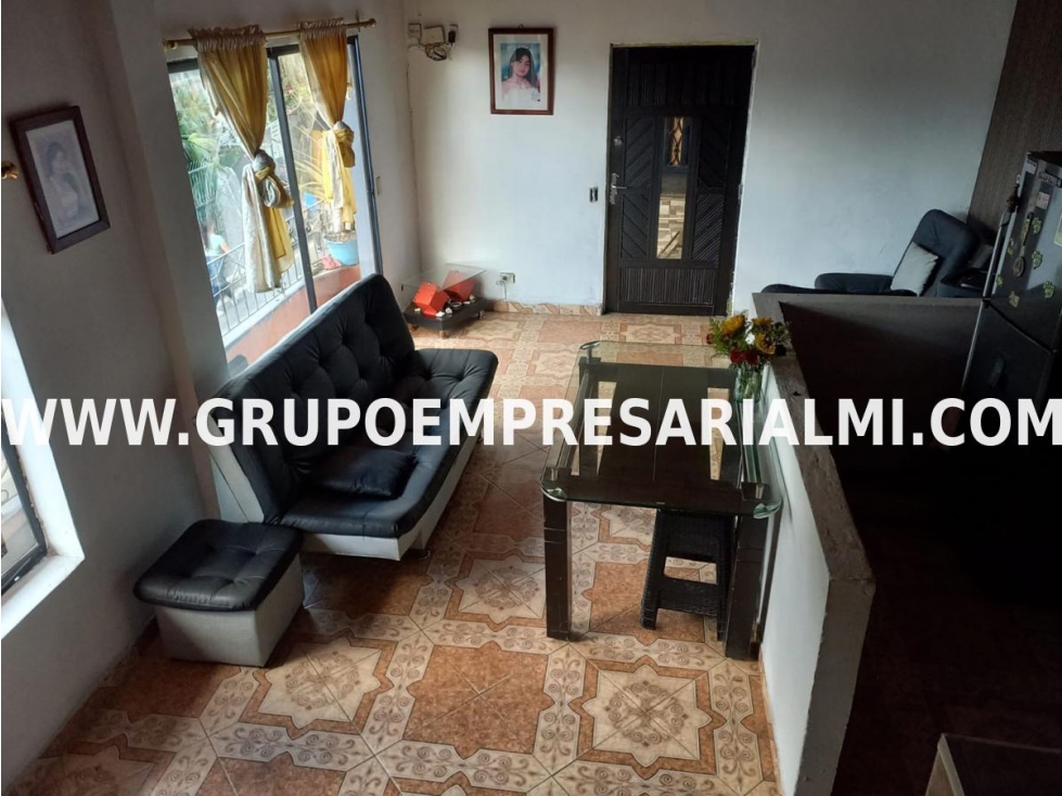 AGRADABLE CASA EN VENTA - SECTOR SANTO DOMIGO COD: 33868