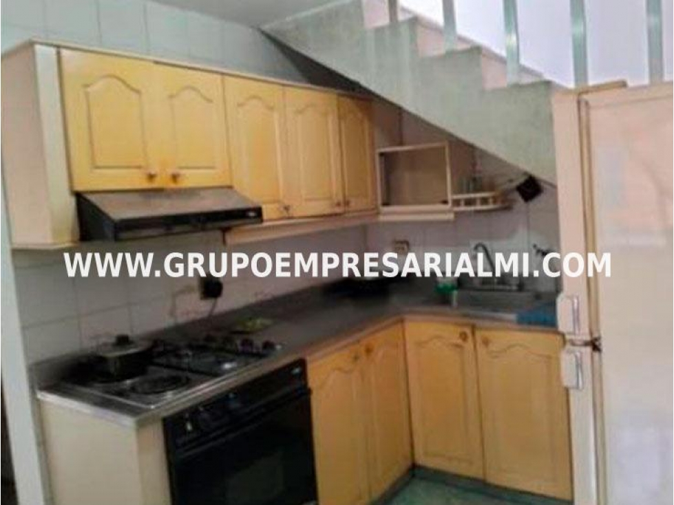 AGRADABLE CASA EN VENTA - SECTOR 12 DE OCTUBRE COD: 33910
