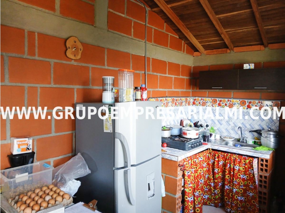 AGRADABLE CASA FINCA EN VENTA - SECTOR BARBOSA COD: 31566 - 4