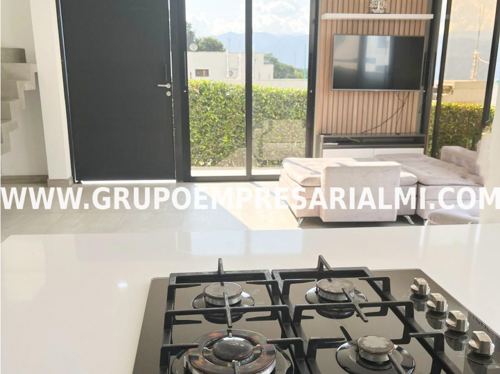 AGRADABLE CASA UNIFAMILIAR EN VENTA - SECTOR SOPETRAN COD: 31581 - 2