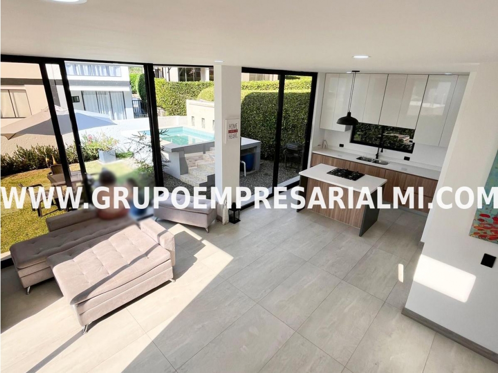 AGRADABLE CASA UNIFAMILIAR EN VENTA - SECTOR SOPETRAN COD: 31581 - 1