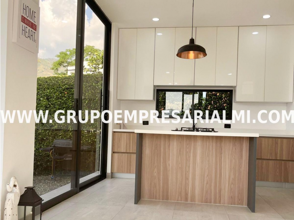 AGRADABLE CASA UNIFAMILIAR EN VENTA - SECTOR SOPETRAN COD: 31581 - 4