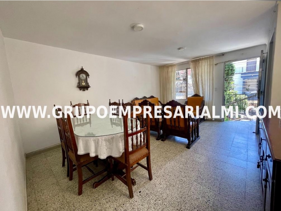 AGRADABLE CASA UNIFAMILIAR EN VENTA - SECTOR LAS FLORES COD: 32831