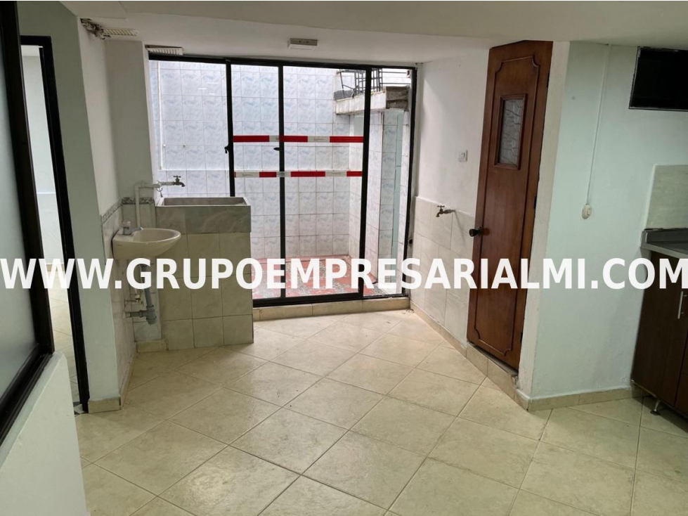 AGRADABLE EDIFICIO EN VENTA - SECTOR POBLADO DEL SUR COD: 33208 - 2