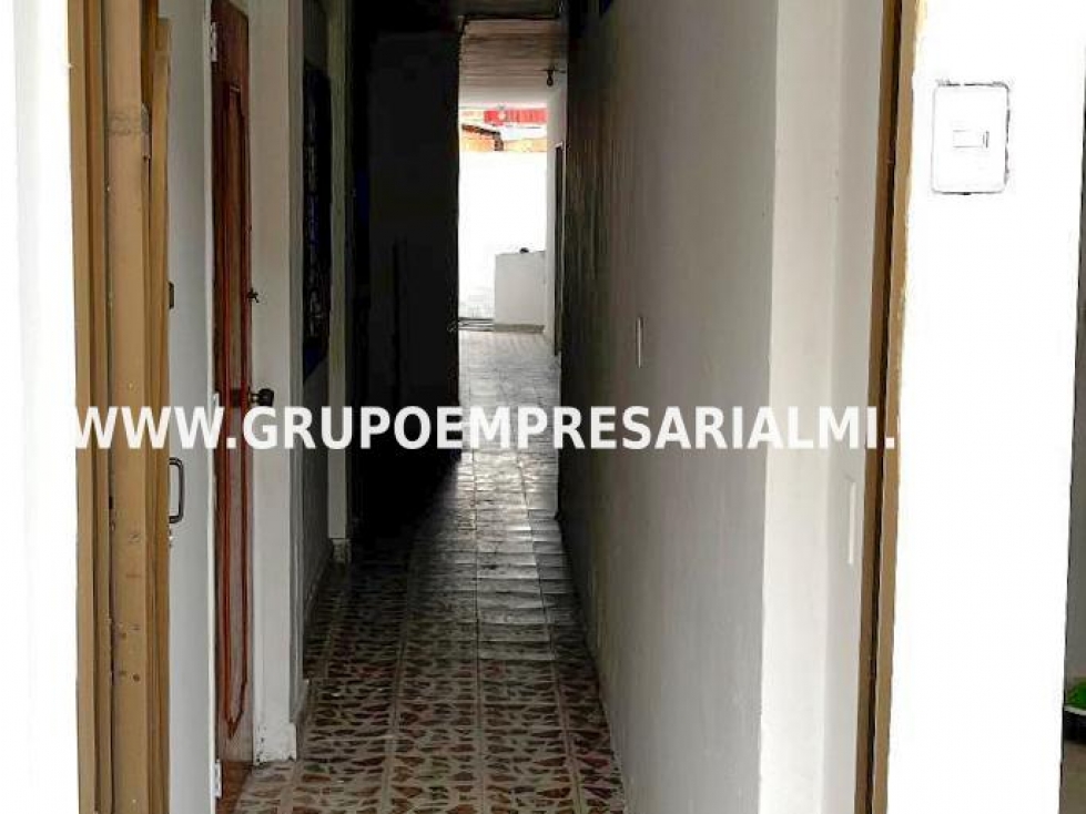 AGRADABLE EDIFICIO EN VENTA - SECTOR POBLADO DEL SUR COD: 33208 - 6