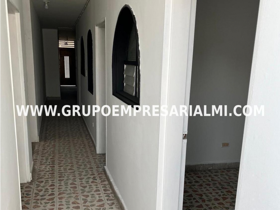 AGRADABLE EDIFICIO EN VENTA - SECTOR POBLADO DEL SUR COD: 33208 - 5