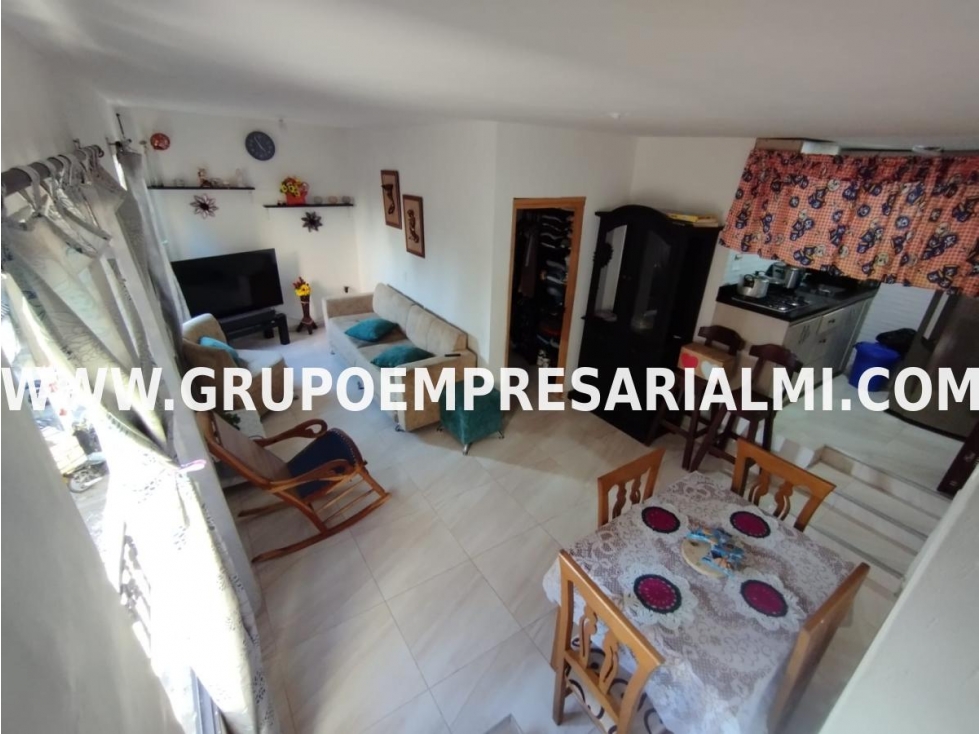 AGRADABLE EDIFICIO EN VENTA - SECTOR MANRIQUE COD: 33330