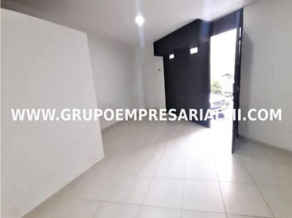 AGRADABLE LOCAL EN ARRIENDO - SECTOR MARÍA AUXILIADORA COD: 32656 - 4