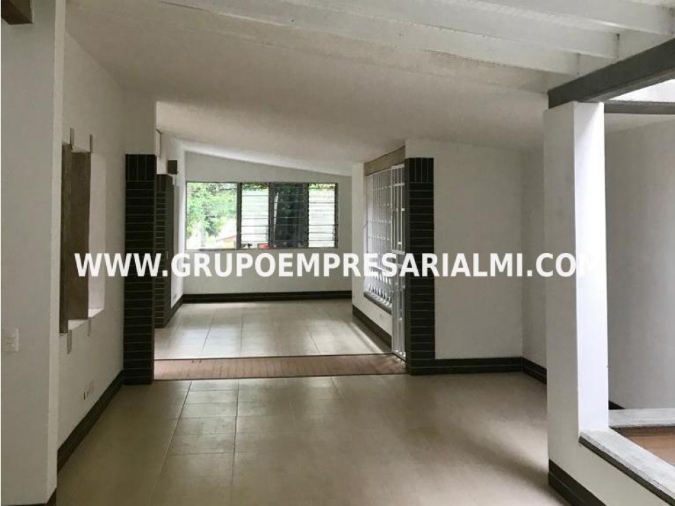 AGRADABLE LOCAL EN ARRIENDO - SECTOR BELÉN, GRANADA COD: 33344
