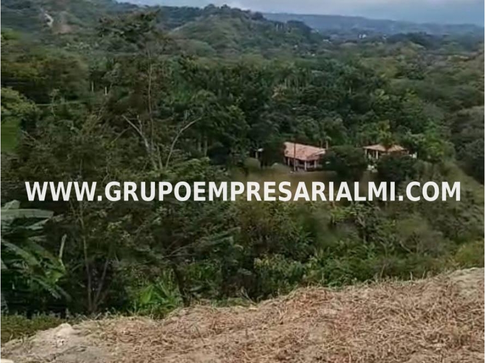 AGRADABLE LOTE EN VENTA - SECTOR EL CIRUELAR COD: 33600