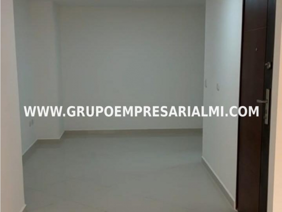AGRADABLE OFICINA EN ARRIENDO - SECTOR ENTRE AMIGOS COD: 32528 - 4