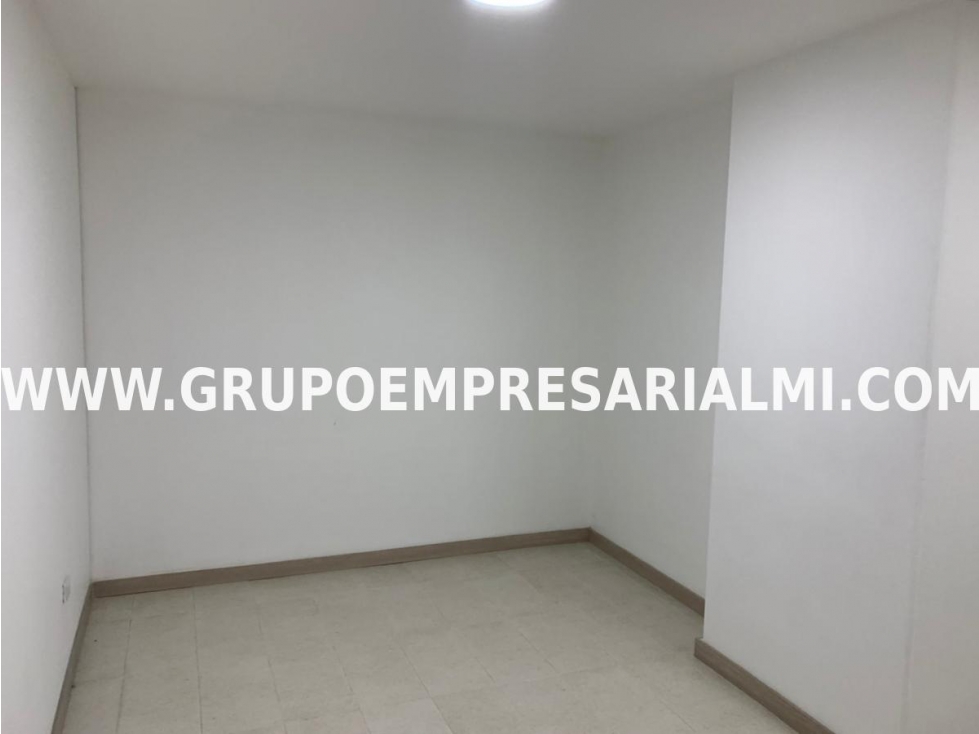 AGRADABLE OFICINA EN ARRIENDO - SECTOR FLORESTA COD: 33558 - 5