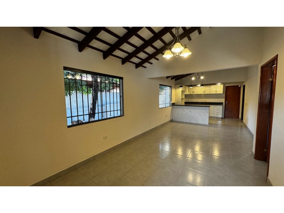 ALQUILO HERMOSO CHALET EN FNDO ZONA NORTE - 2