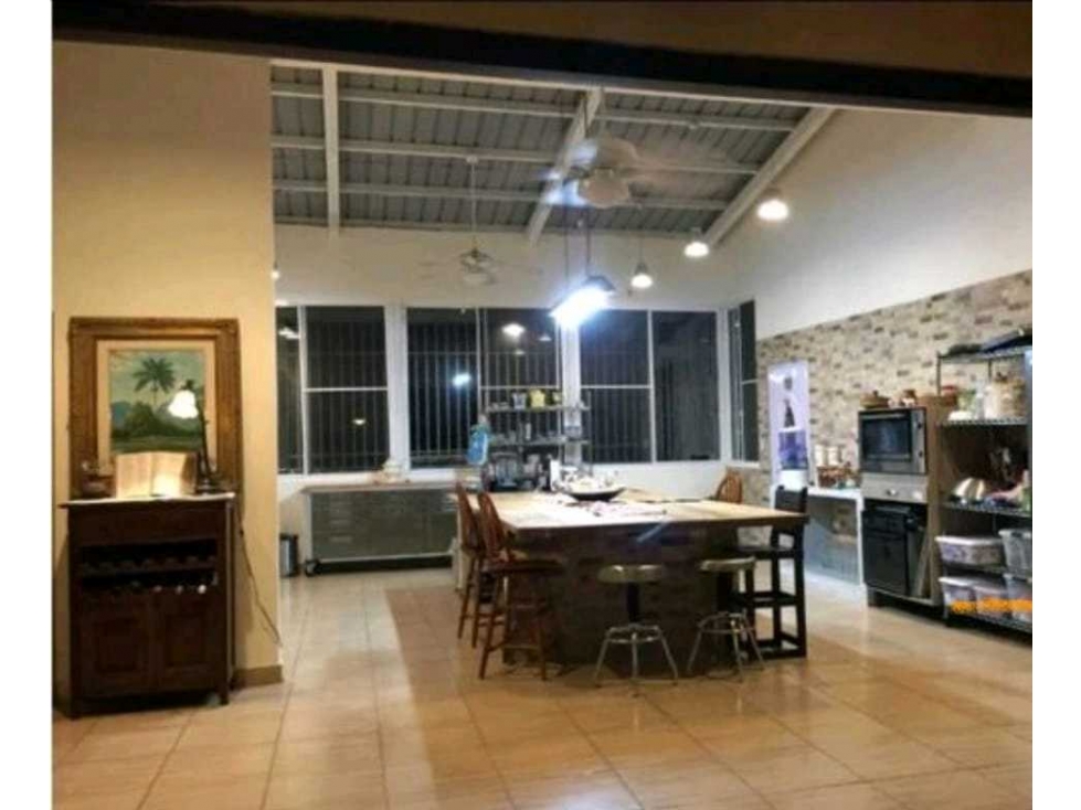 ALQIILO CASA EN ARRAIJAN COLINAS DE CACERES AMOBLADA