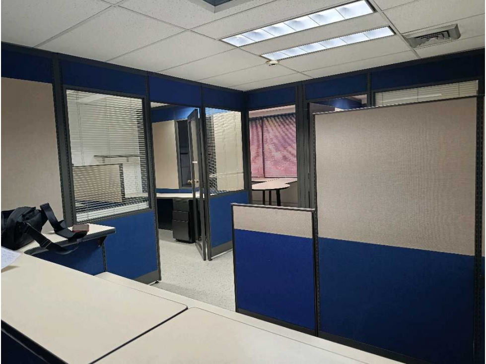 OFICINA 50 m² AMOBLADA EN CENTROEMPRESA