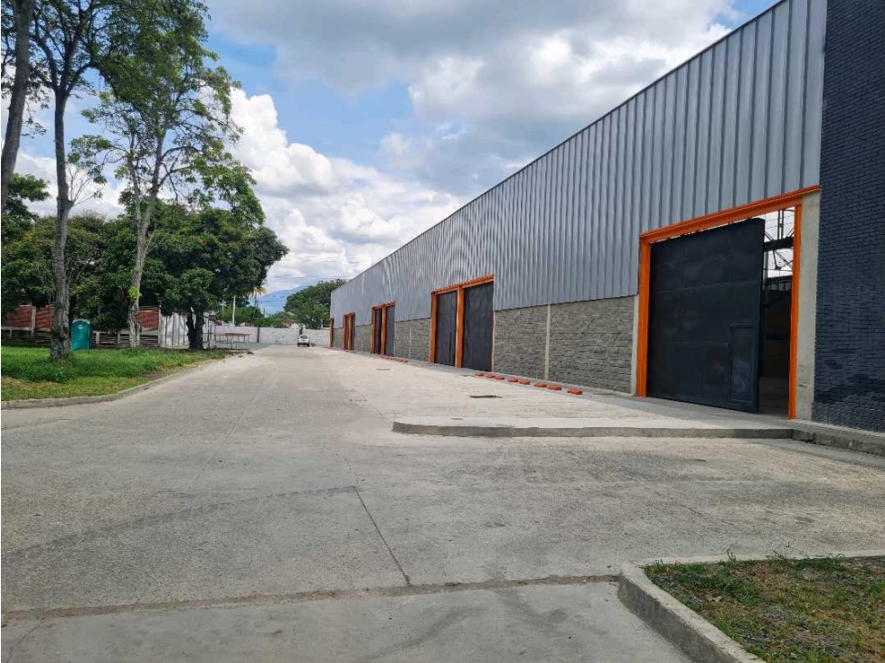 Alquilamos Bodegas nuevas con beneficios fiscales por 10 años - 2