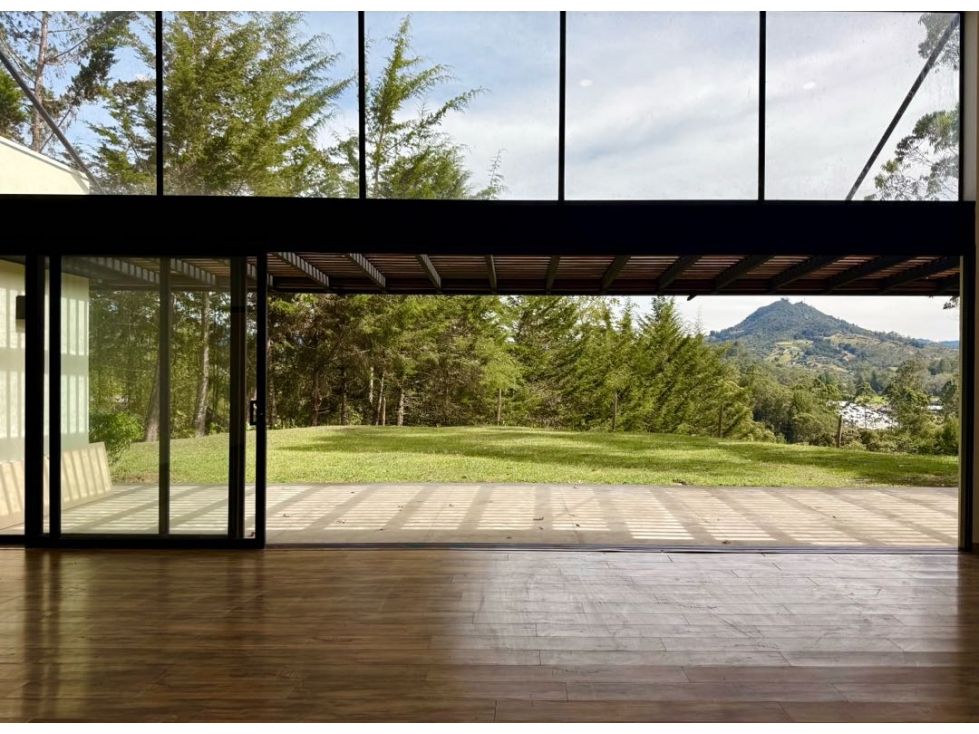 ALQUILAMOS CASA FINCA MODERNA 1 NIVEL EN LA VIA SAN ANTONIO LA CEJA
