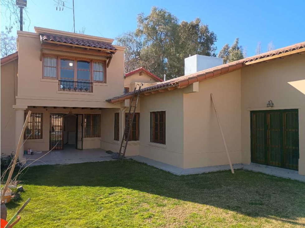 Alquilamos excepcional casa con pileta en Chacras de Coria. - 3