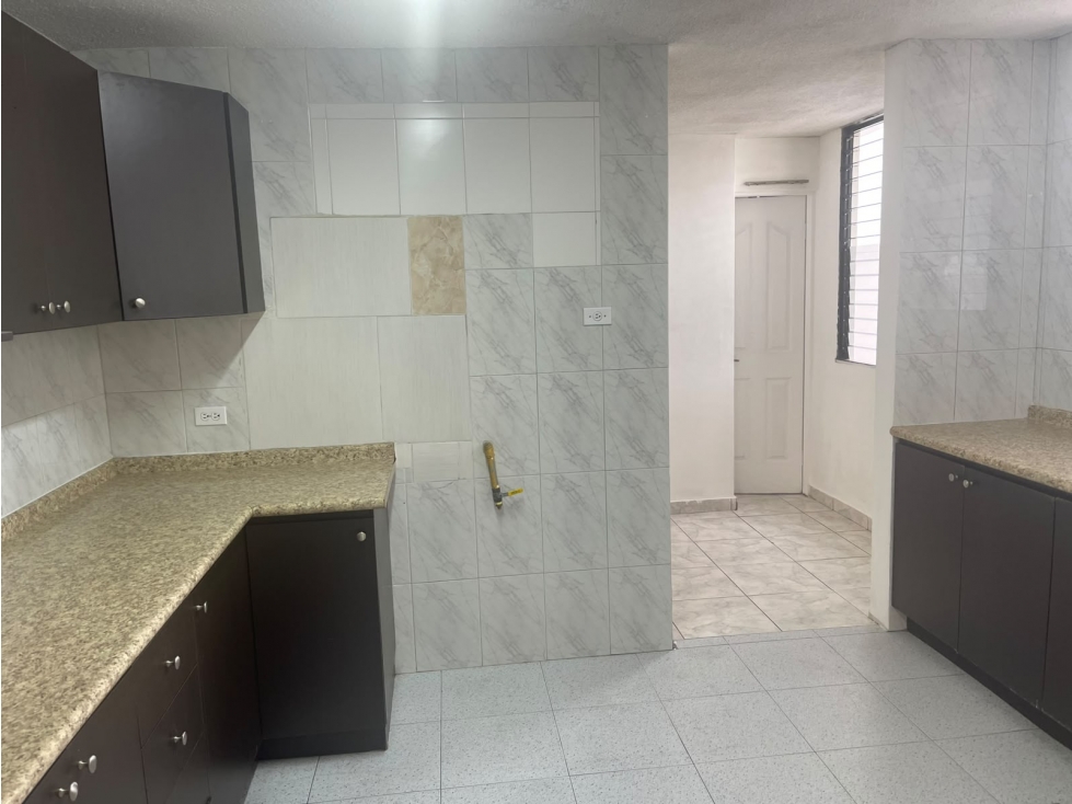 Alquiler 4 recámaras con línea blanca | Torres Ebbelle | Marbella — foto 6