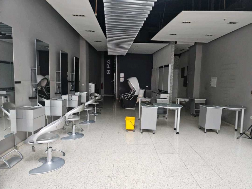 ALQUILER AMPLIO LOCAL COMERCIAL EN PLAZA STRIP 58 OBARRIO NRR
