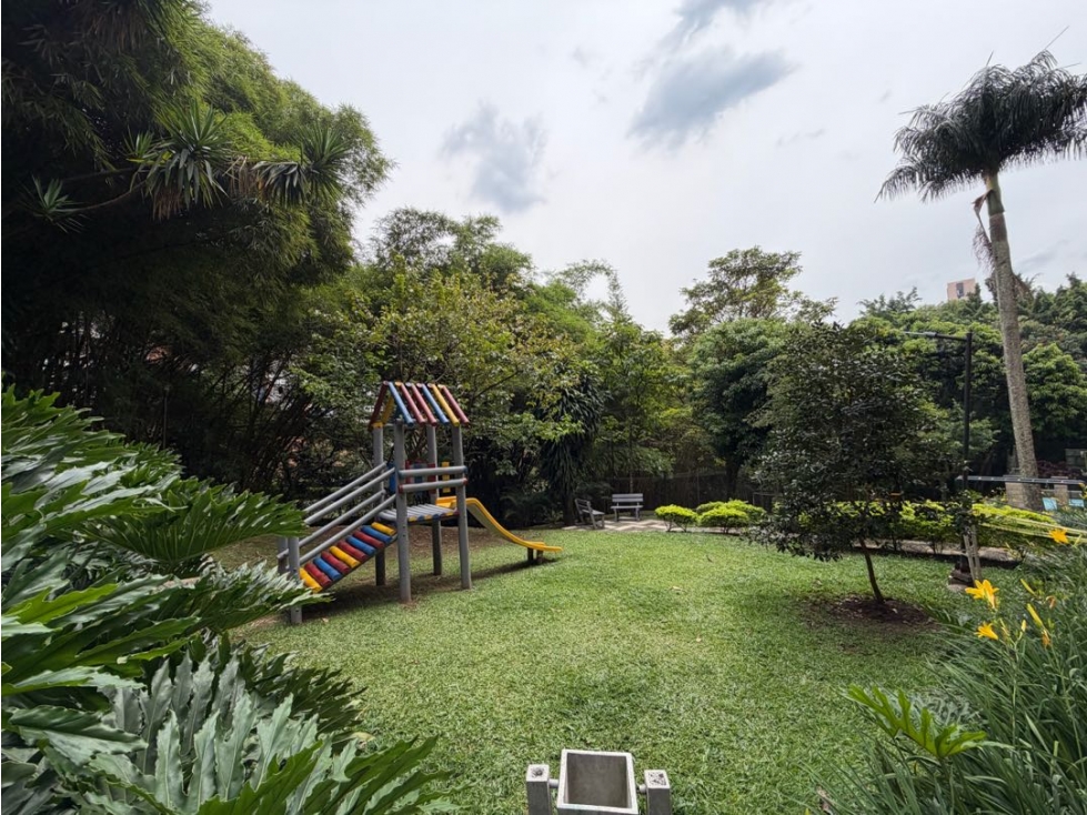 Alquiler Apartamento Aguacatala Medellín 120 Mts2